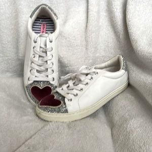 Betsy Johnson $200 ‘Blair’ White Sneakers Velvet Heart Silver Sequins EUC Size 9